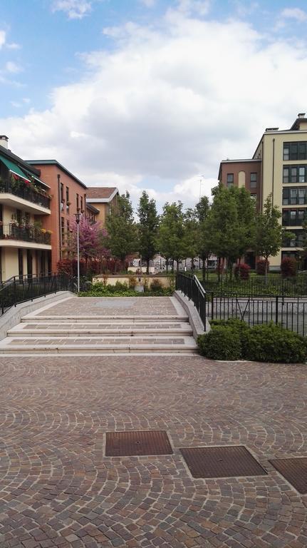 Mila Apartments Navigli Milan Luaran gambar