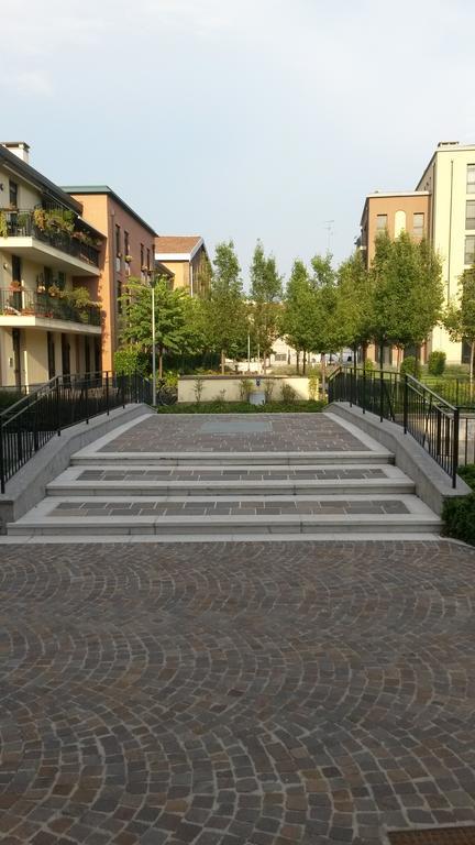 Mila Apartments Navigli Milan Luaran gambar