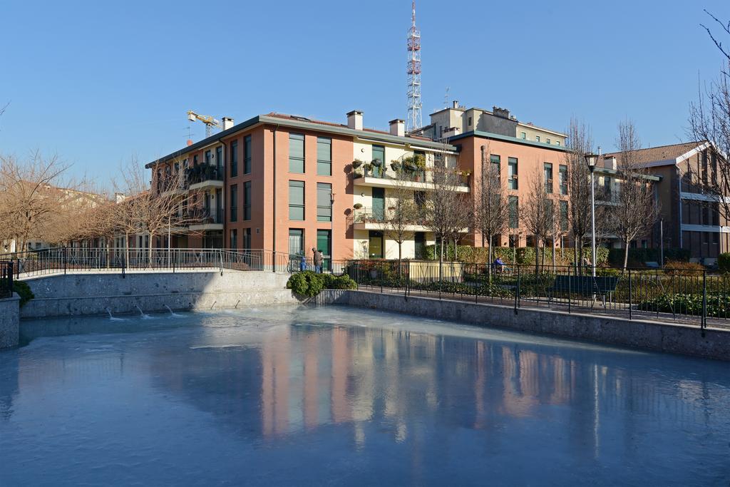 Mila Apartments Navigli Milan Luaran gambar