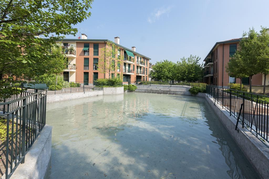 Mila Apartments Navigli Milan Luaran gambar